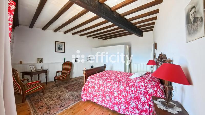 Maison - 250 m² - 8 pièces