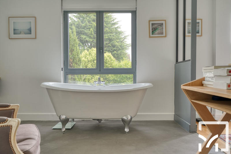 Maison - 180 m² - 7 pièces