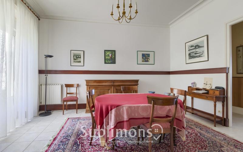 Maison - 274 m² - 8 pièces