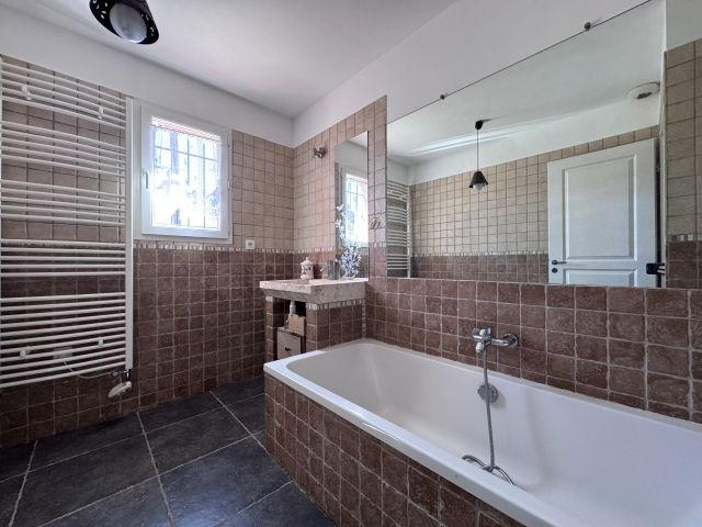 Maison - 160 m² - 5 pièces