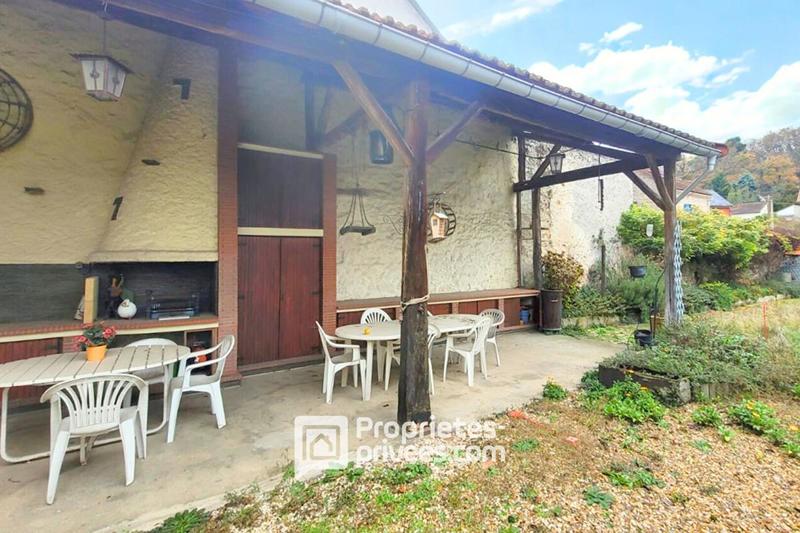 Maison - 280 m² - 12 pièces