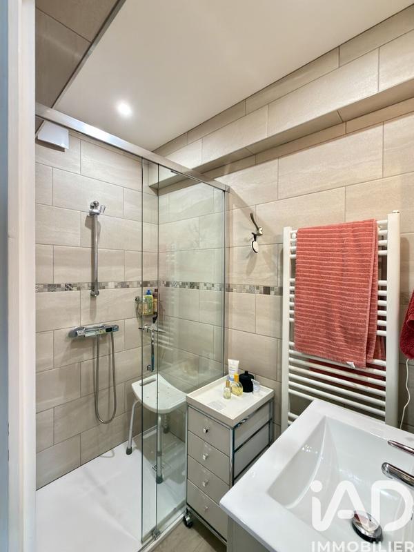 Maison - 215 m² - 8 pièces