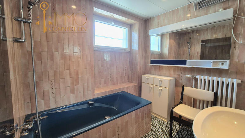 Maison - 198 m² - 7 pièces