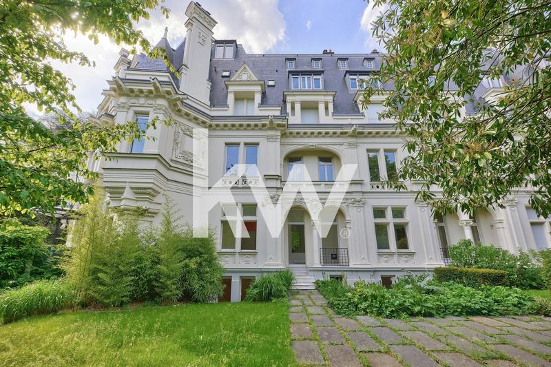 Appartement - 246 m² - 7 pièces