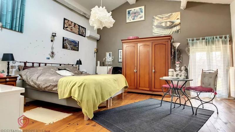 Maison - 253 m² - 8 pièces