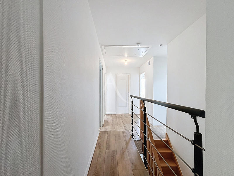 Maison - 159 m² - 10 pièces