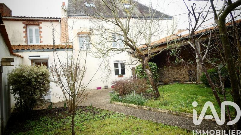 Maison - 159 m² - 6 pièces