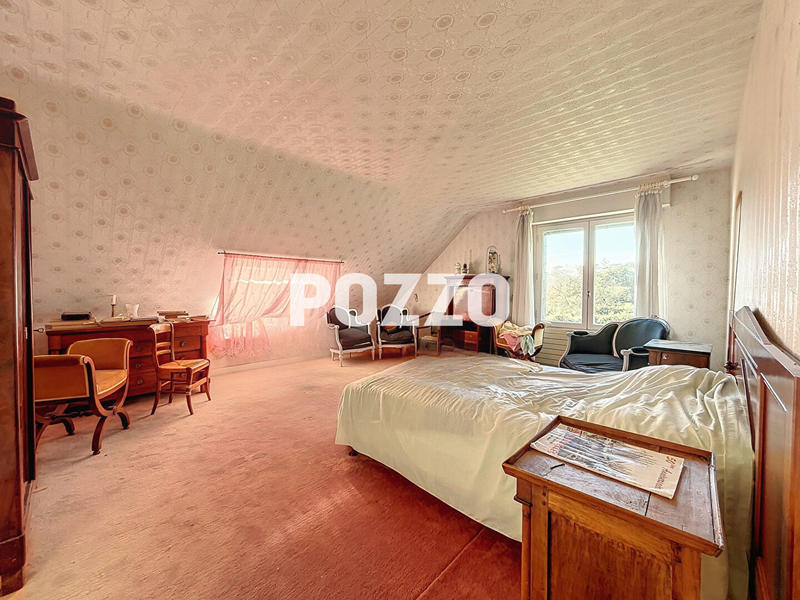 Maison - 232 m² - 6 pièces