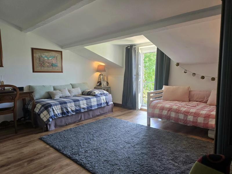 Maison traditionnelle - 176 m² - 8 pièces