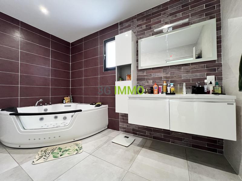 Maison - 141 m² - 5 pièces