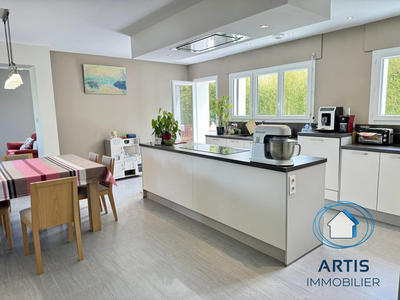 Maison - 230 m² - 6 pièces