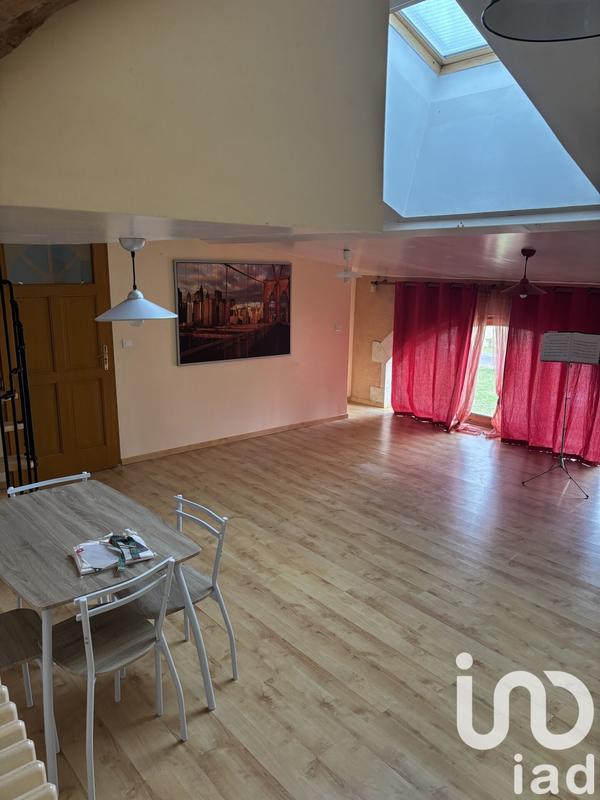 Maison - 220 m² - 6 pièces