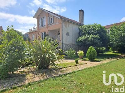 Maison - 179 m² - 8 pièces