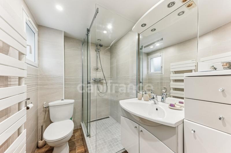 Maison - 200 m² - 8 pièces