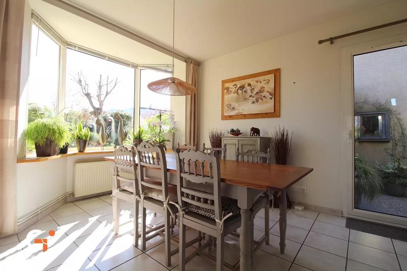 Maison - 174 m² - 7 pièces