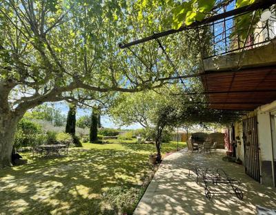 Maison - 250 m² - 7 pièces