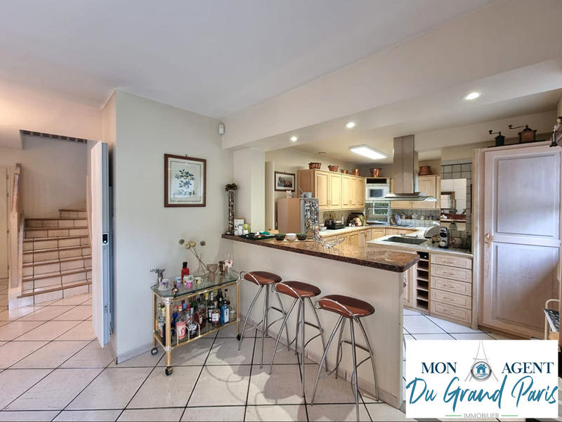 Maison - 167 m² - 6 pièces