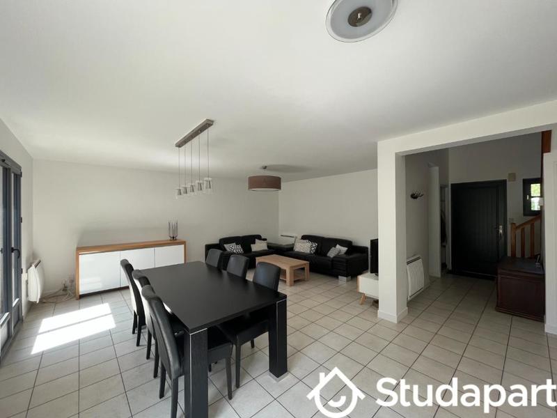 Chambre - 11 m² - 1 pièce