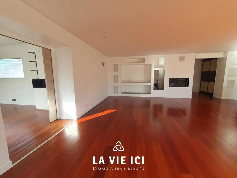 Villa - 220 m² - 9 pièces