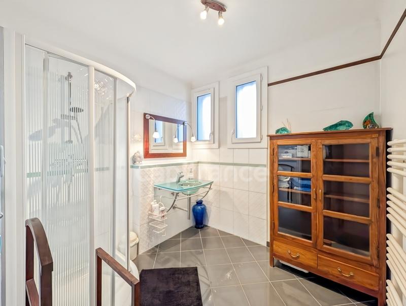 Maison - 189 m² - 7 pièces