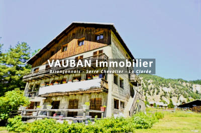 Maison - 506 m² - 22 pièces