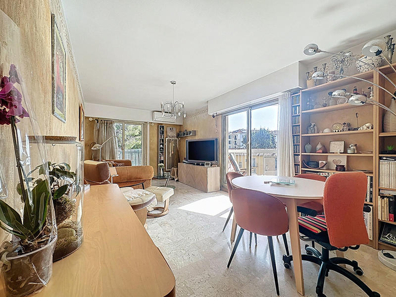 Appartement - 102 m² - 5 pièces