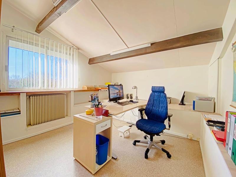 Maison - 230 m² - 8 pièces