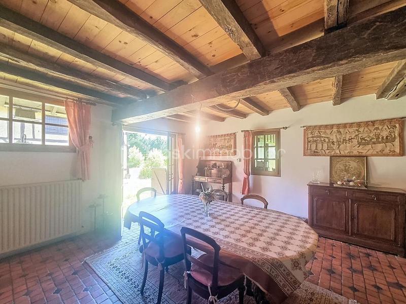 Corps de ferme - 320 m² - 10 pièces