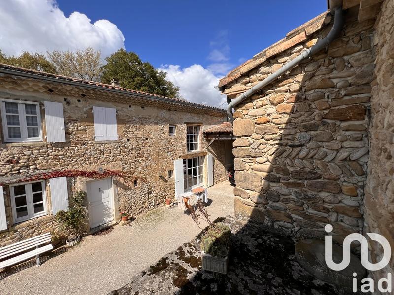 Maison - 270 m² - 8 pièces