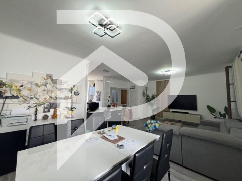 Appartement - 85 m² - 4 pièces