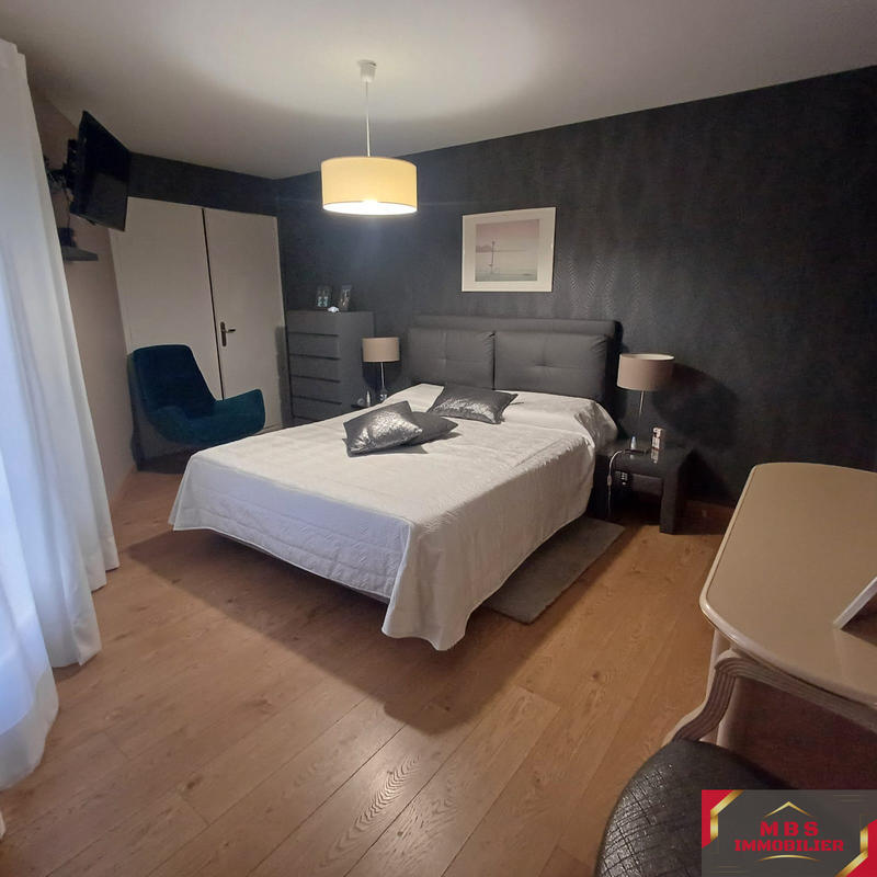 Maison de village - 250 m² - 8 pièces