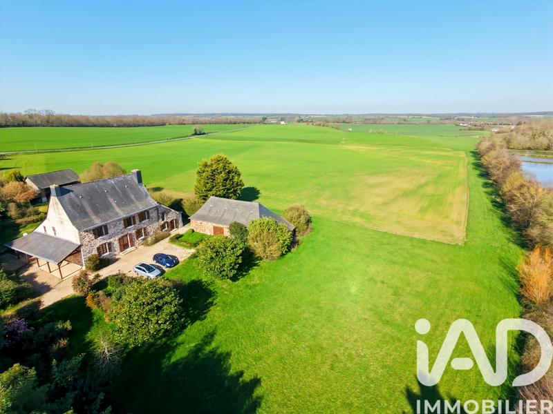 Maison - 256 m² - 10 pièces