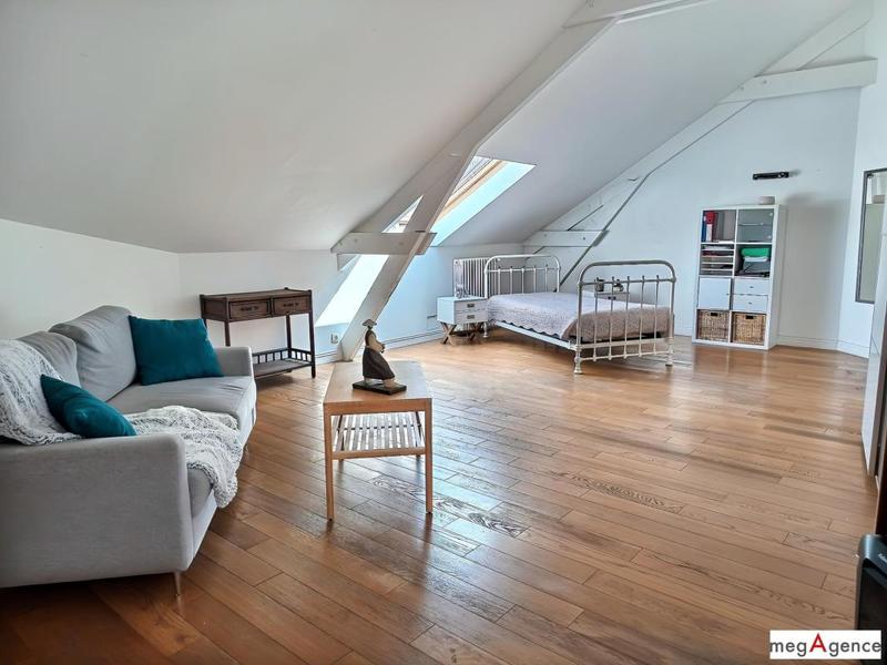 Maison - 224 m² - 8 pièces