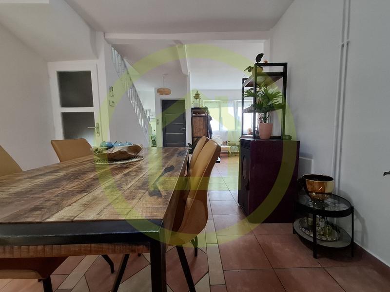 Maison - 90 m² - 5 pièces