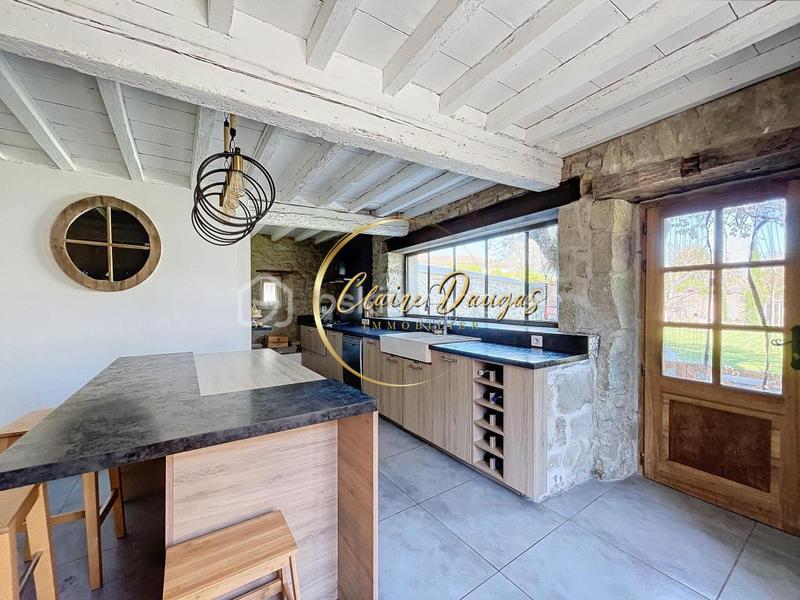 Maison en pierre - 250 m² - 6 pièces