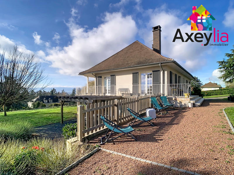 Maison - 214 m² - 8 pièces