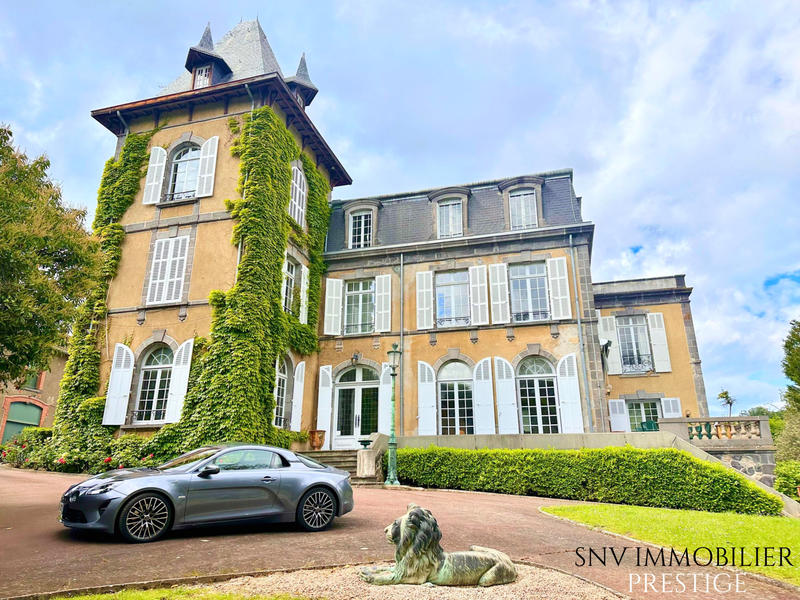 Château - 876 m² - 18 pièces