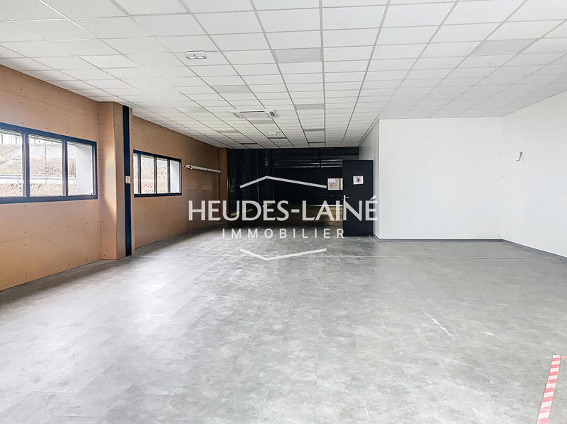 Entrepôt - 970 m²