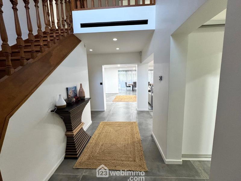 Maison - 200 m² - 7 pièces