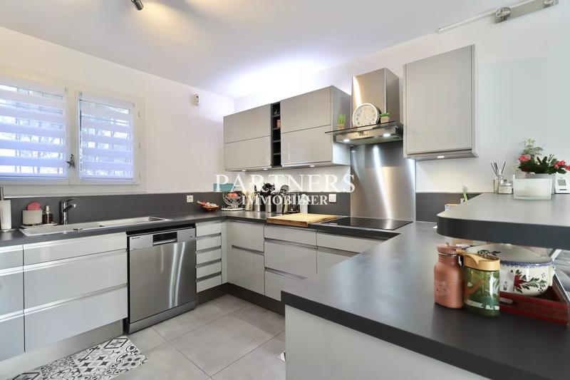 Maison - 141 m² - 5 pièces