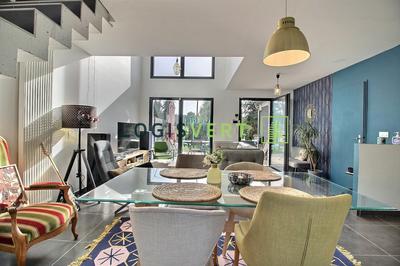 Maison - 107 m² - 6 pièces