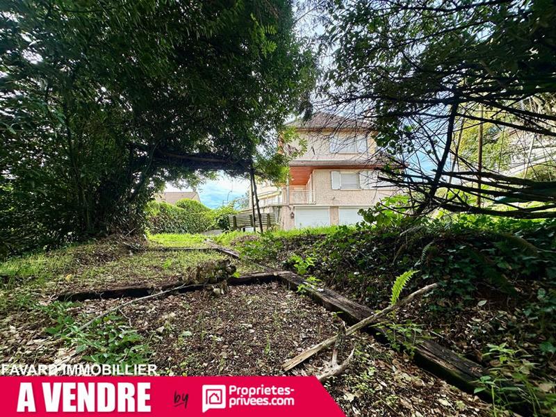 Maison - 238 m² - 9 pièces