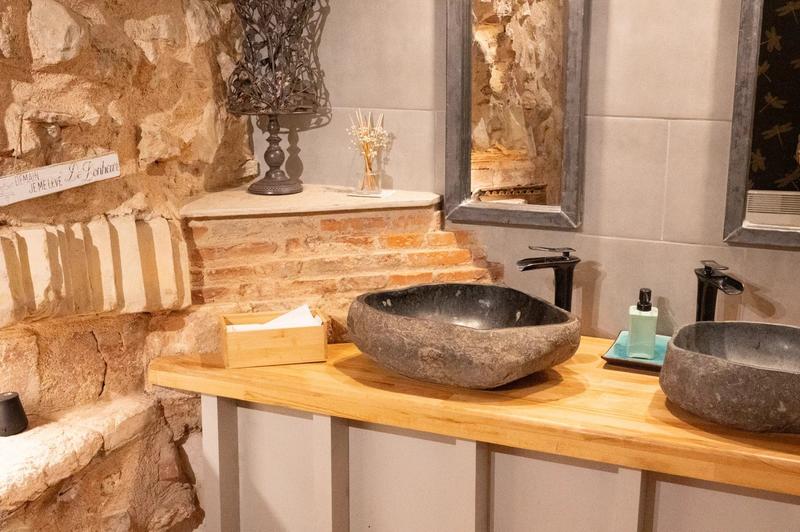 Maison - 750 m² - 16 pièces