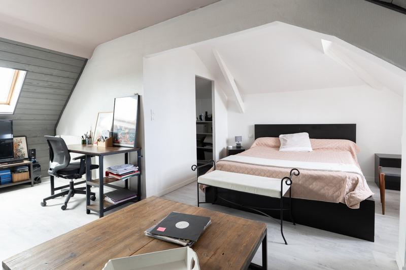 Demeure - 249 m² - 17 pièces