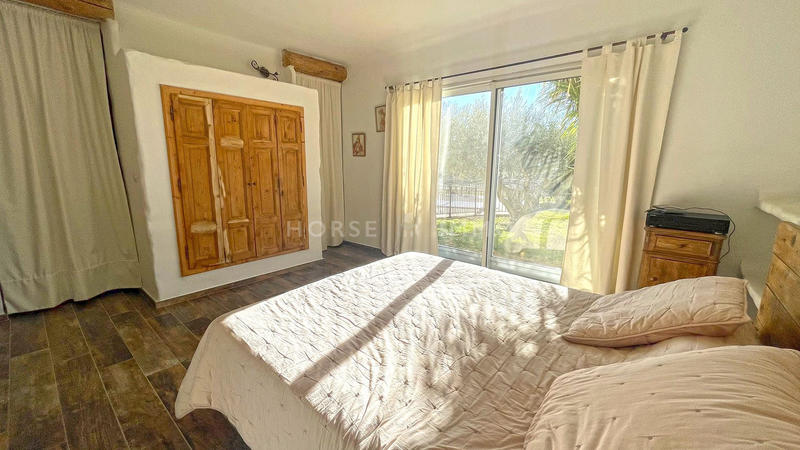 Mas - 300 m² - 9 pièces