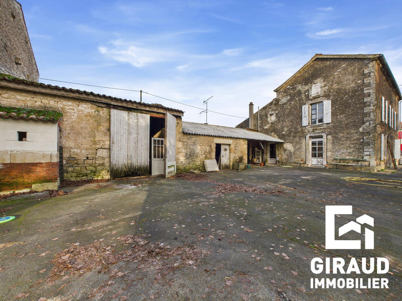 Maison ancienne - 195 m² - 1 pièce