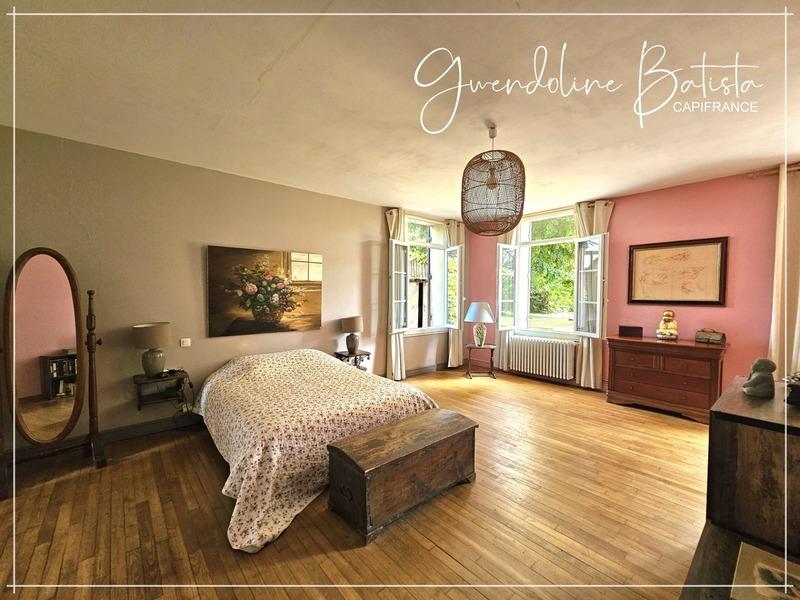 Maison en pierre - 306 m² - 11 pièces