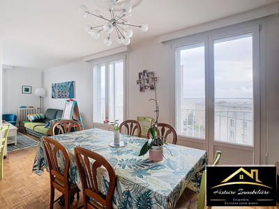 Appartement - 85 m² - 5 pièces