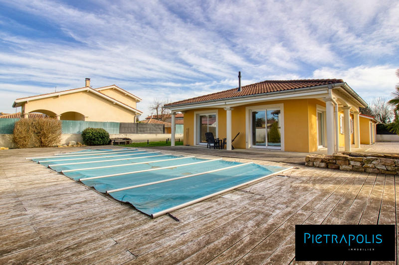 Maison - 137 m² - 5 pièces