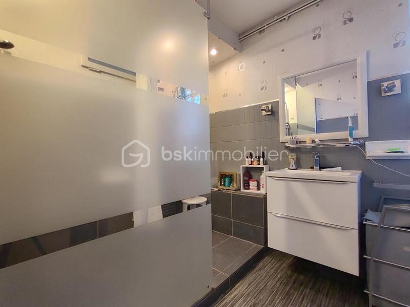 Maison traditionnelle - 256 m² - 9 pièces